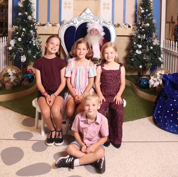 Meet your Posher, Vicky - Picture 1 of 1